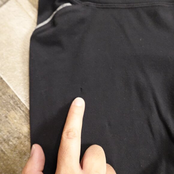 Athleta Black Crop Leggings | Size M | 20” Inseam | Zip Pocket | Mesh Panels - Picture 3 of 12